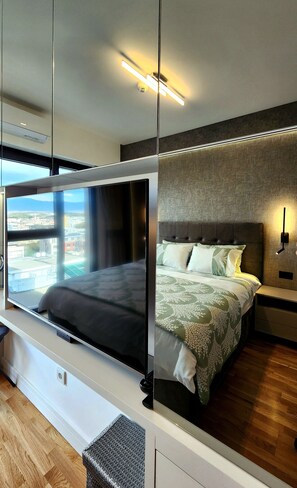 1 bedroom, desk, iron/ironing board, free WiFi - Diamond Residences 10th fl. Lux Apt. w/ City view and Free Parking (Skopje)