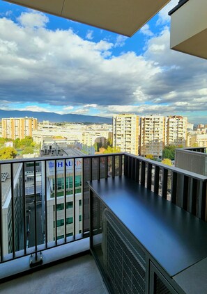 Property grounds - Diamond Residences 10th fl. Lux Apt. w/ City view and Free Parking (Skopje)