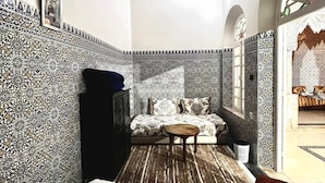 City Room | 1 bedroom, blackout drapes, WiFi (free) - Riad Del Rey (Rabat)