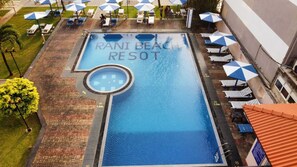 Outdoor pool - Rani Beach Hotel (Negombo)