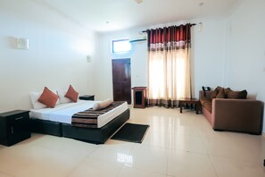 In-room safe, desk, laptop workspace, iron/ironing board - Rani Beach Hotel (Negombo)