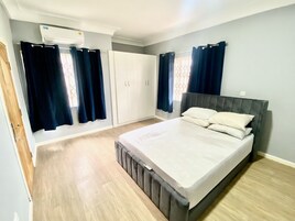 Apartamento superluxo | Individualmente decorados, individualmente mobiliados, cortinas blackout