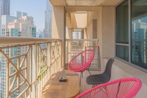 Terrace/patio - BellaVista - 1 Bedroom Burj Khalifa View (Dubai)