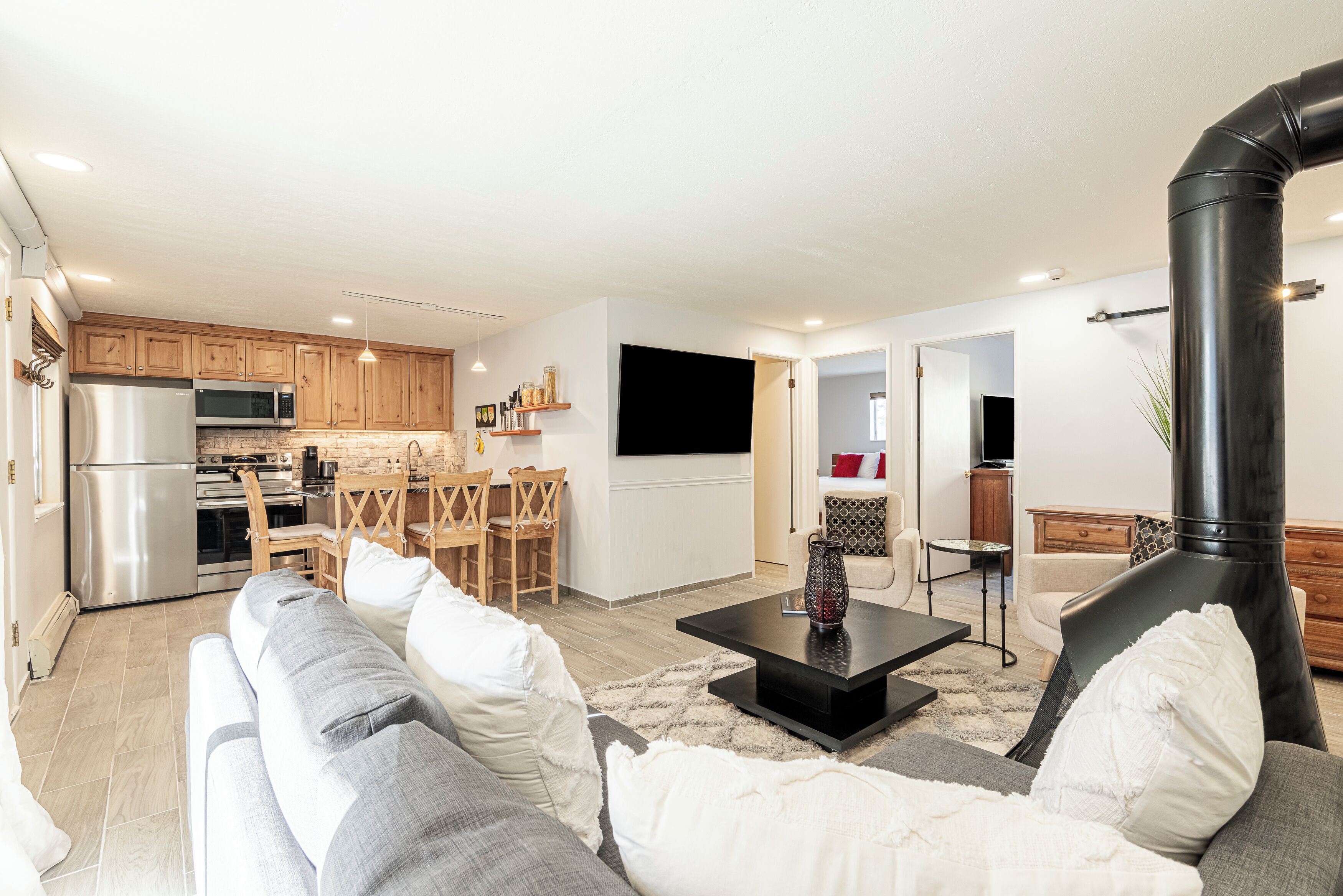 Walk to PC Mountain! Remodeled Condo Unbeatable Location