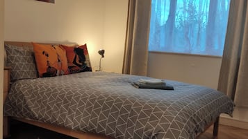 2 bedrooms, iron/ironing board, free WiFi, bed sheets