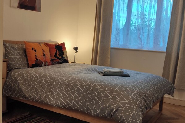 2 habitaciones, tabla de planchar con plancha y wifi gratis