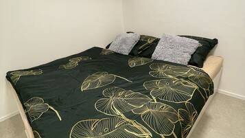 1 makuuhuone, silitysrauta/-lauta, Wi-Fi, vuodevaatteet