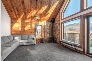 Fireplace, video games, stereo, offices