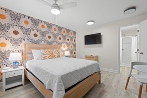 Iron/ironing board, WiFi, bed sheets - TreeHouse Lodge, Walk to Beach, Pet-Friendly 302 (North Myrtle Beach)