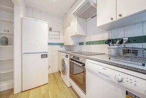 Frigorífic, microones, forn i placa de cuina 