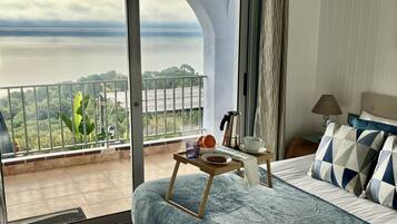 4 slaapkamers, een strijkplank/strijkijzer, reisbedje, gratis wifi