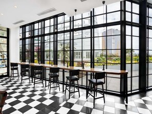2 restaurants; breakfast, lunch, dinner and brunch served  - Ibis Styles Manila Araneta City (Quezon City)