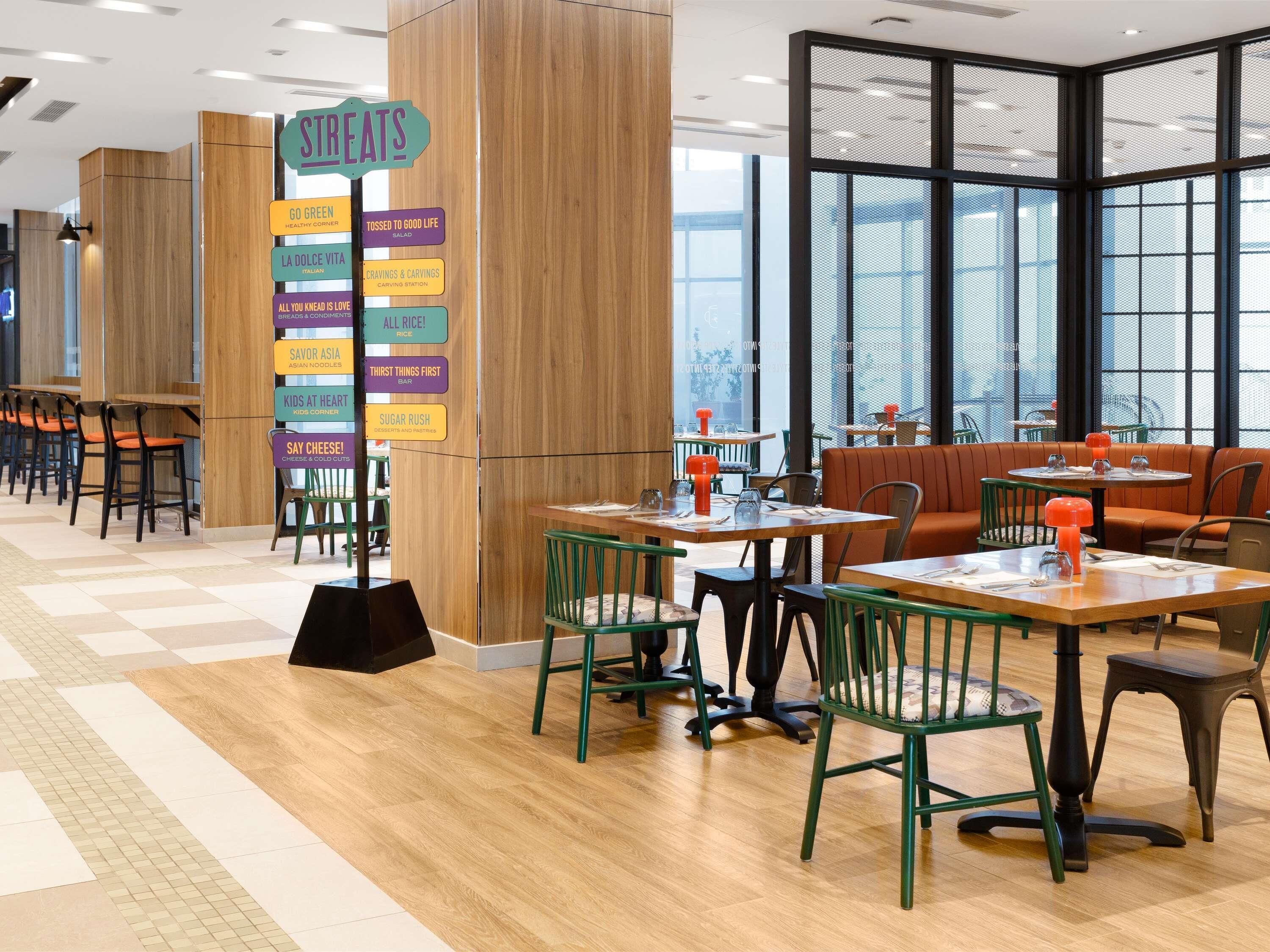 2 restaurants; breakfast, lunch, dinner, and brunch served