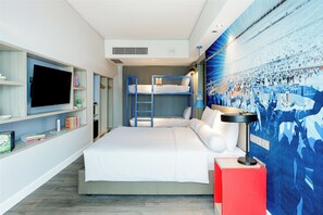 Suite Standard, Plusieurs lits | Literie hypoallergénique, minibar, coffre-fort, ameublement unique