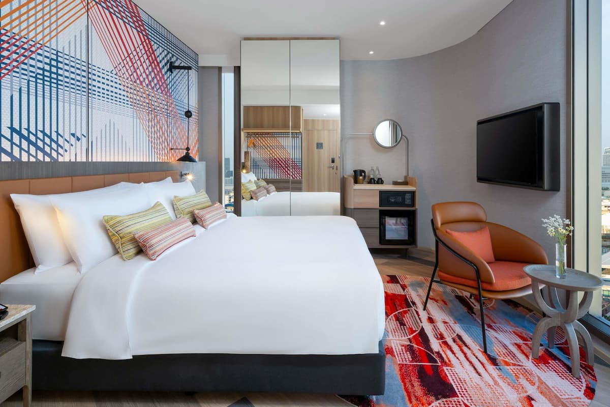 Deluxe Room, 1 King Bed | Desk, laptop workspace, blackout drapes, free cribs/infant beds