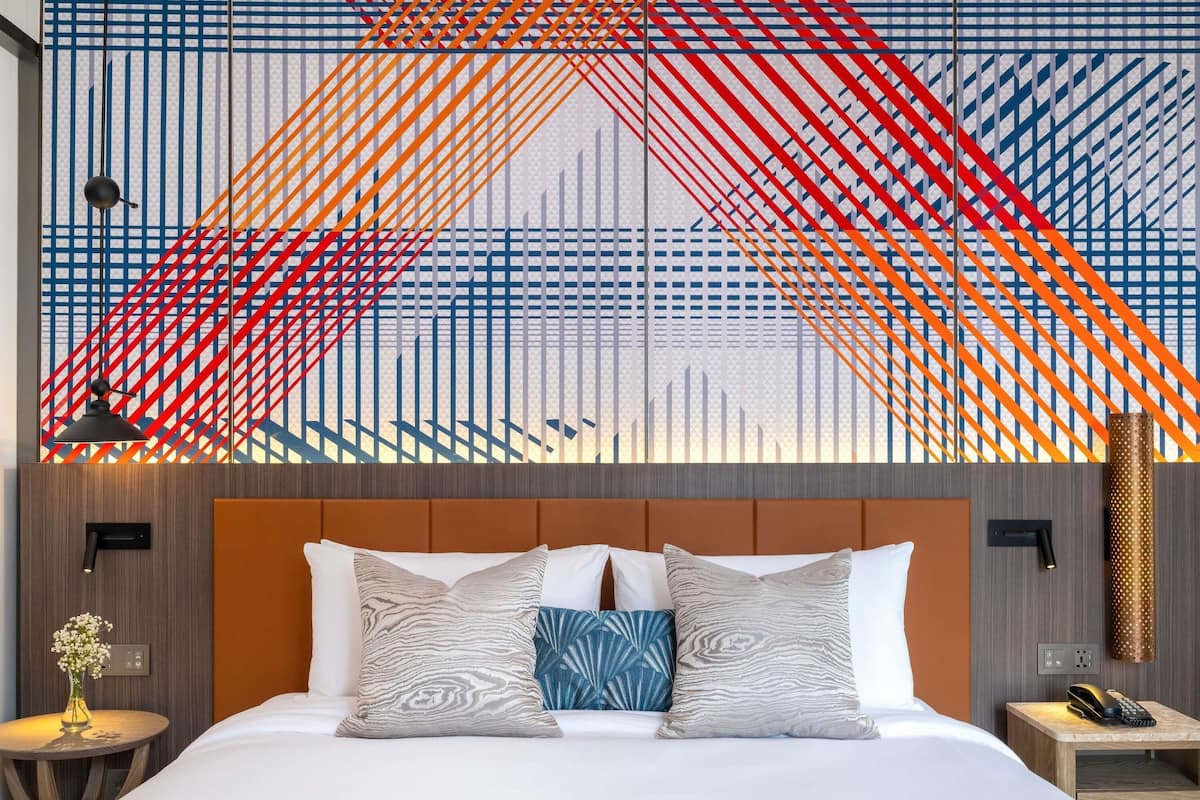 Bureau, espace de travail pour ordinateur portable, rideaux occultants