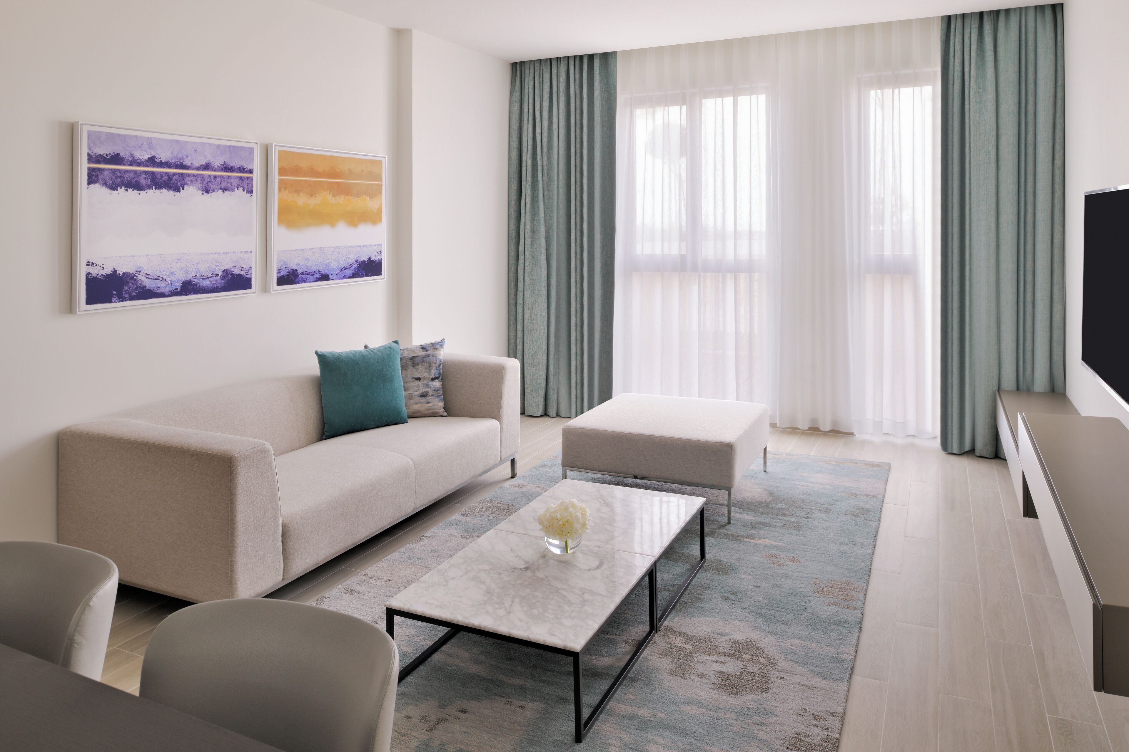 Minibar, coffres-forts dans les chambres, décoration personnalisée