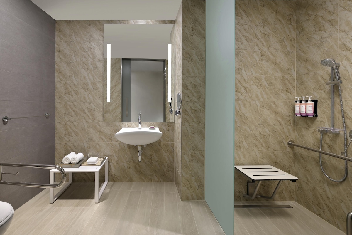 Superior Room, 1 King Bed (Accessible) | Minibar, in-room safe, desk, laptop workspace