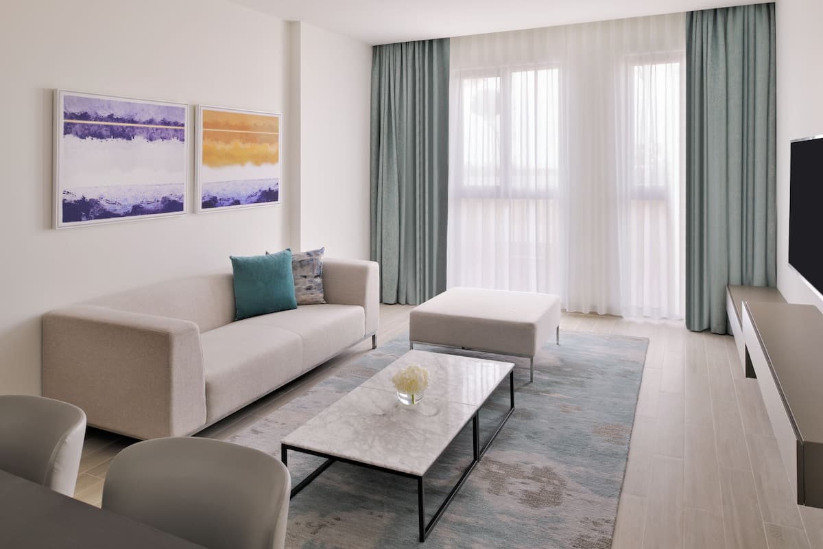 Apartment with 3 Bedrooms | Minibar, in-room safe, individually decorated, desk