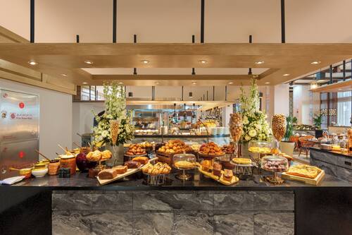 Free daily buffet breakfast
