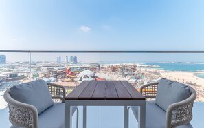 豪華客房, 1 張特大雙人床, 公園景觀 | 露台/庭院