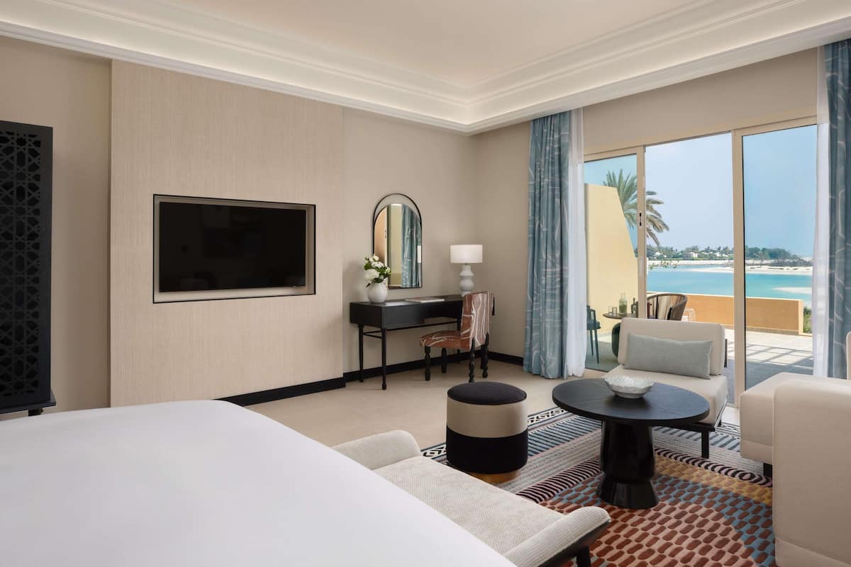 Chambre supérieure, 1 trÚs grand lit, vue sur la mer | Literie de qualité, couette en duvet