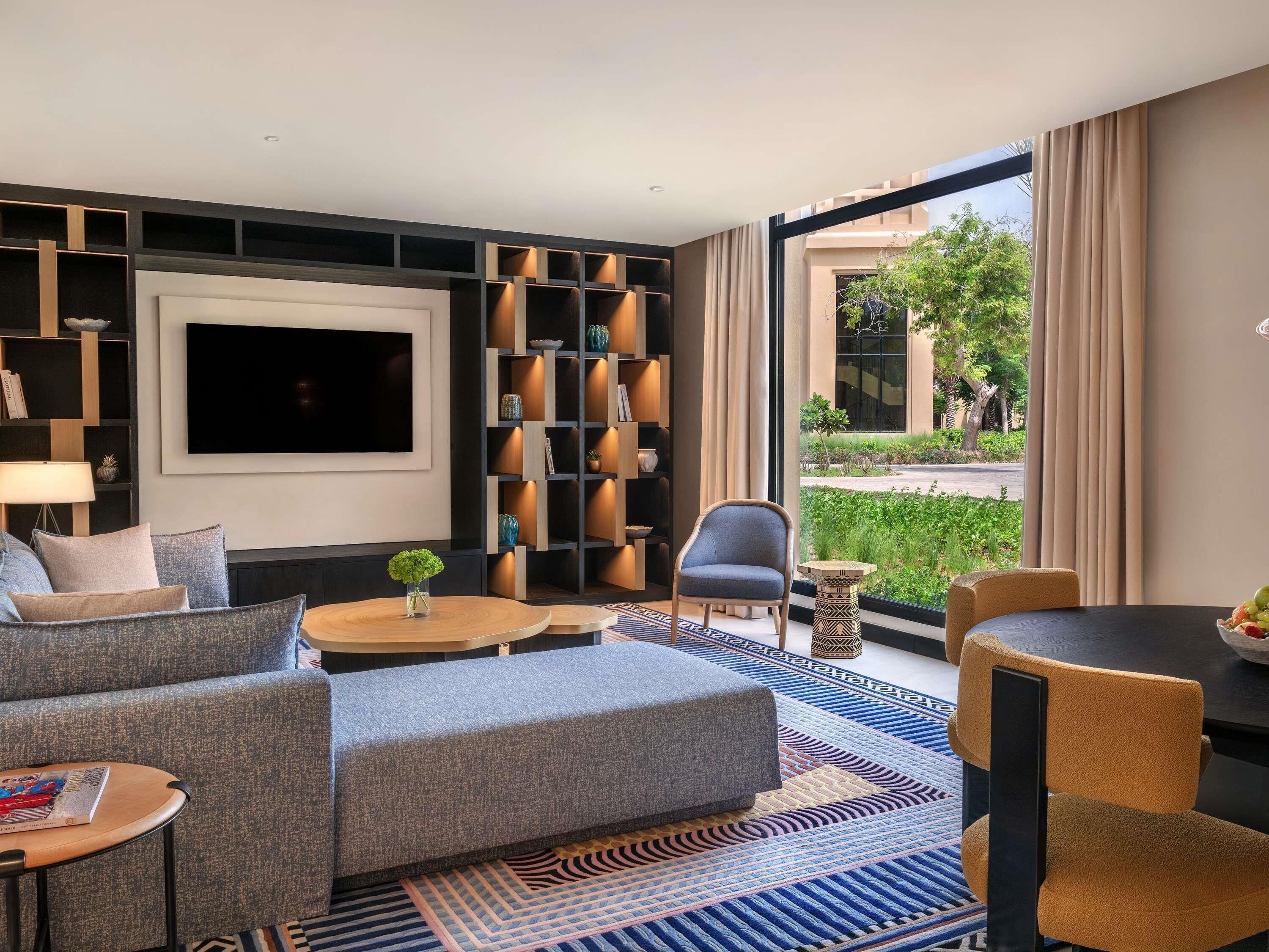 Imperial One Bedroom Suite, Private pool, Beachfront, Club Benefits | Literie de qualité supérieure, couette en duvet d'oie