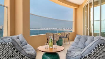 Suite panorámica, 1 habitación, vistas al mar | Ropa de cama de alta calidad y edredones de plumas