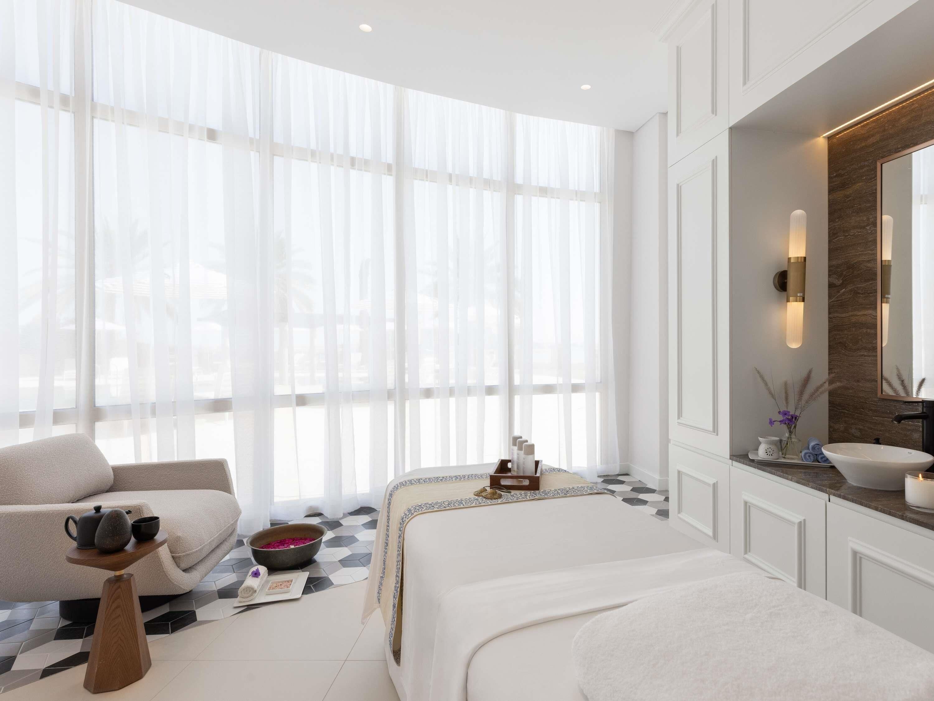 Couples treatment room(s), sauna, steam room, body treatments