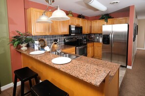 Fridge, microwave, oven, stovetop - Still Waters (Sevierville)