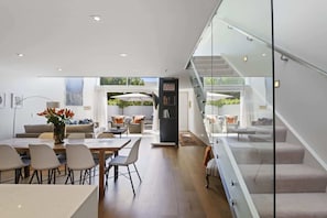 Unclassified image, 5 of 23, button - Holly Road Executive Townhouse (Christchurch)