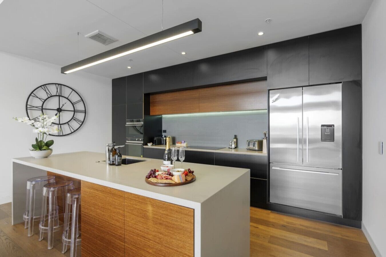 雪櫃、微波爐、焗爐、爐具