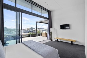 3 Schlafzimmer, Schreibtisch, Bügeleisen/Bügelbrett, WLAN