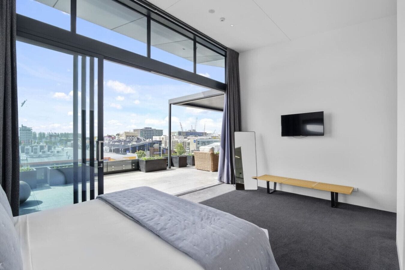 3 bedrooms, desk, iron/ironing board, WiFi