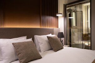 Standard Double Room | In-room safe, soundproofing, free WiFi, bed sheets
