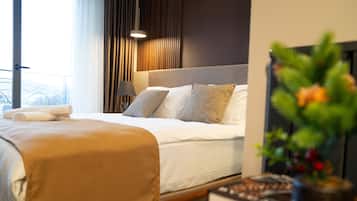Deluxe Double Room | In-room safe, soundproofing, free WiFi, bed sheets