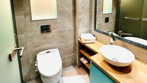 Deluxe Double Room | Bathroom - House4You Blanari (Bucharest)
