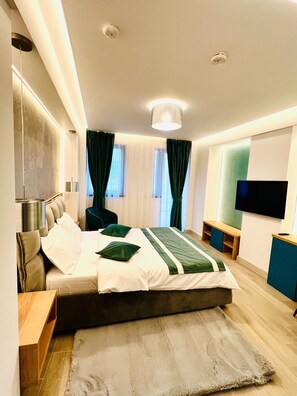 Deluxe Double Room | Minibar, in-room safe, blackout drapes, iron/ironing board - House4You Blanari (Bucharest)