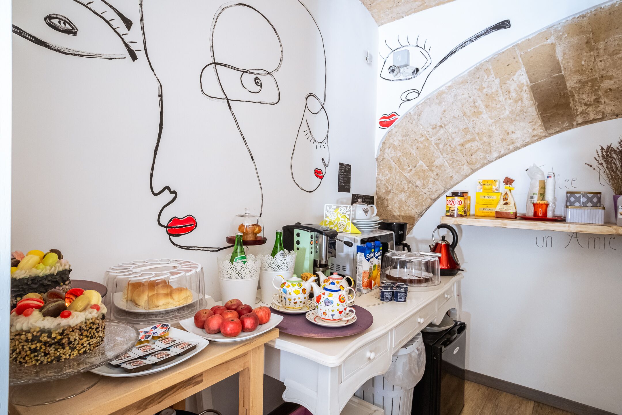 Free daily continental breakfast