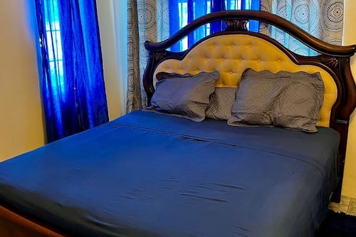 Deluxe Apartment | Desk, laptop workspace, iron/ironing board, free WiFi