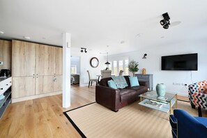 Smart TV - Cliff End Apartments - a collection of beachside apartments in Pett Level (Hastings)