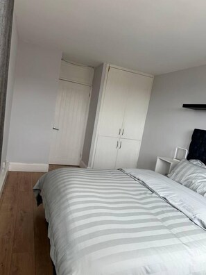 Apartment | 1 bedroom, iron/ironing board, free WiFi, bed sheets - Captivating 1-bed Apartment in Stratford (London)