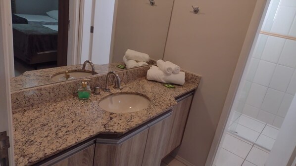 Business Apartment | Bathroom