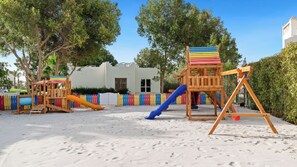 Área de juegos infantiles al aire libre