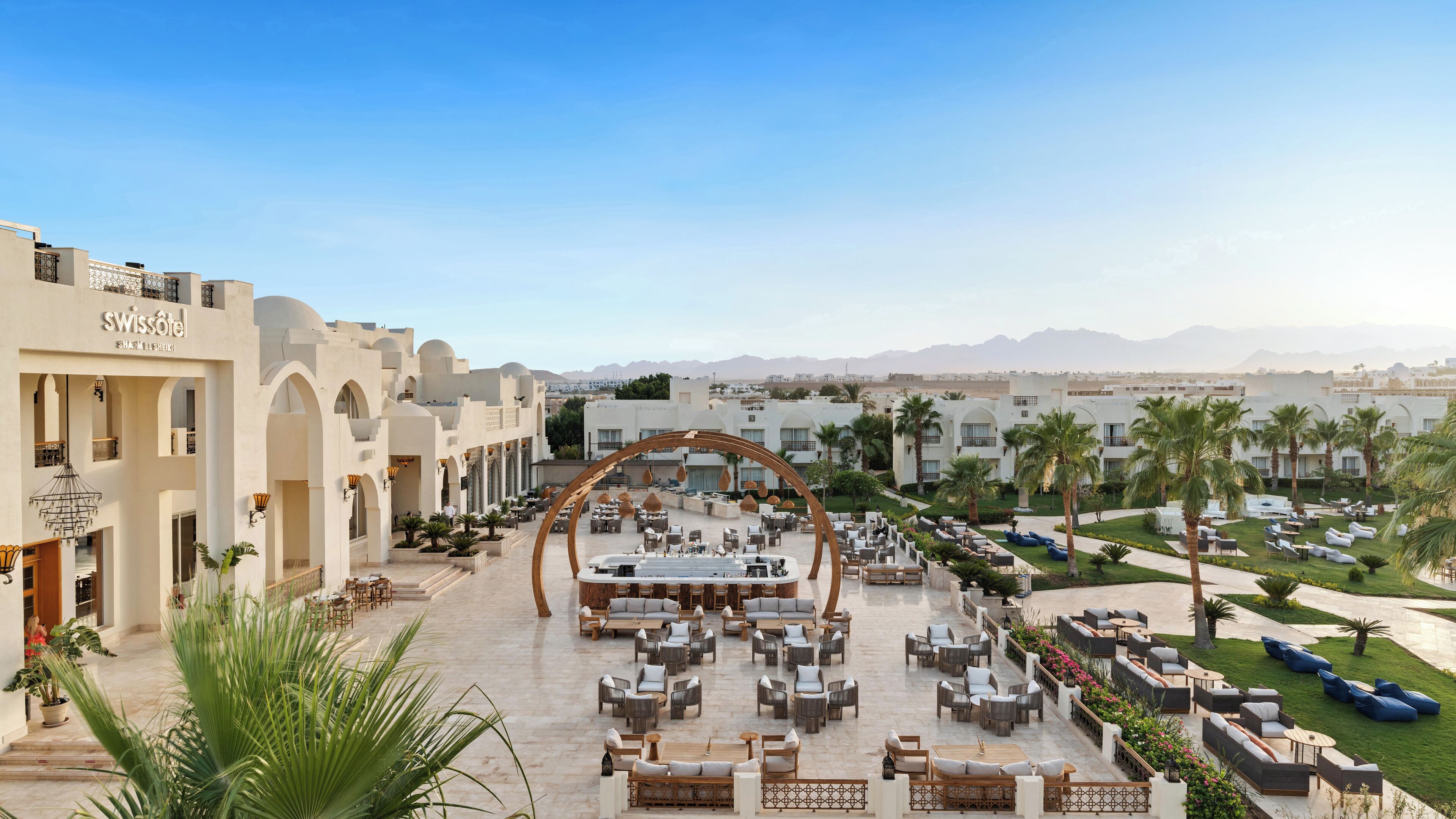 12 bares o lounges, bar junto a la alberca, bar en la playa 