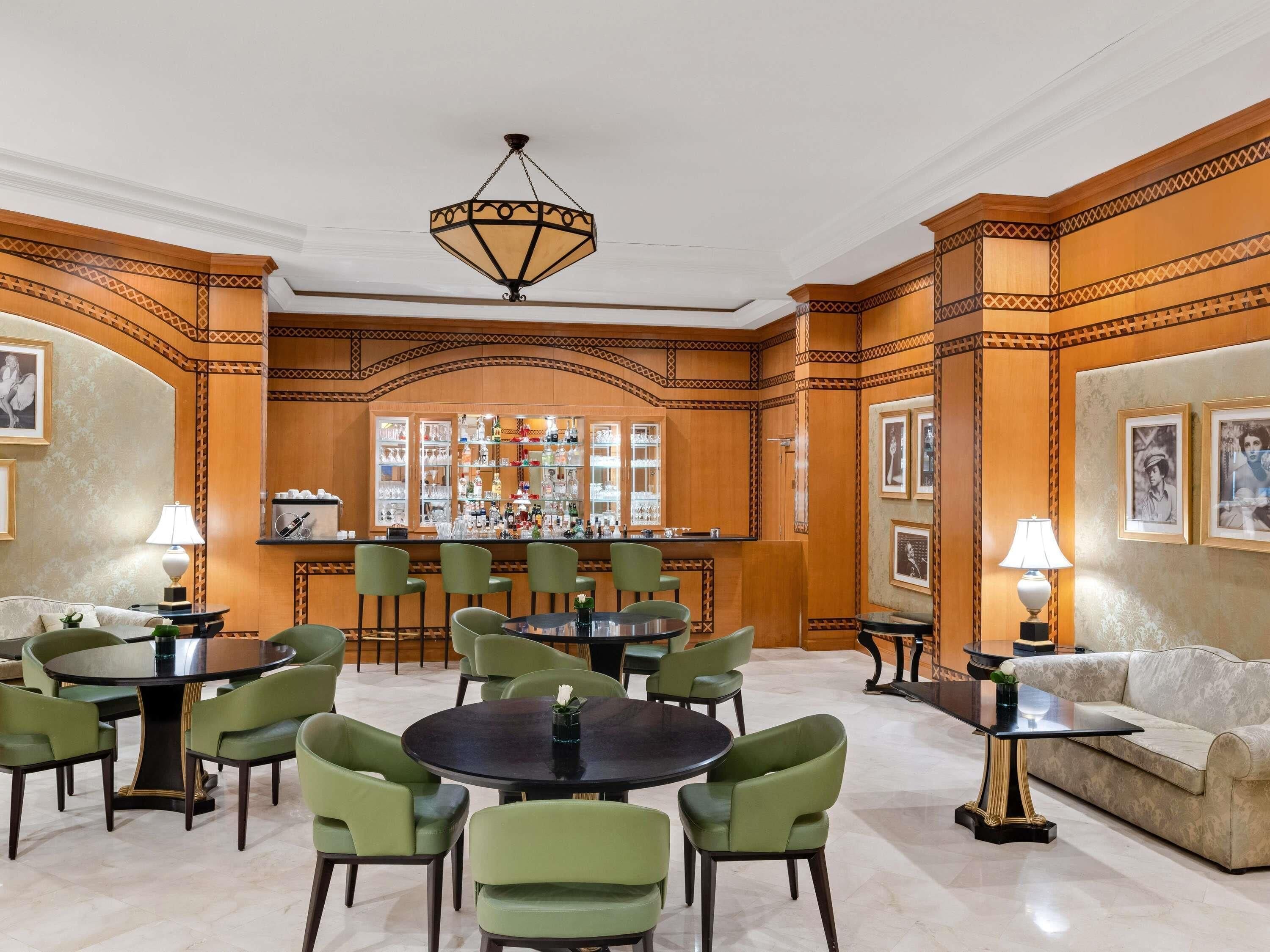 12 bares, bar junto a la piscina, bar en la playa