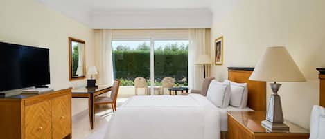 Free minibar, in-room safe, blackout curtains, soundproofing