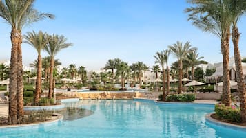 4 outdoor pools