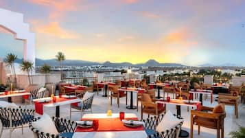 12 Bars/Lounges, Poolbar, Strandbar