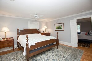 5 bedrooms, WiFi, bed sheets - Thistle Cottage–Historic Annie Oakley Home in the Heart of Downtown Pinehurst (Pinehurst)